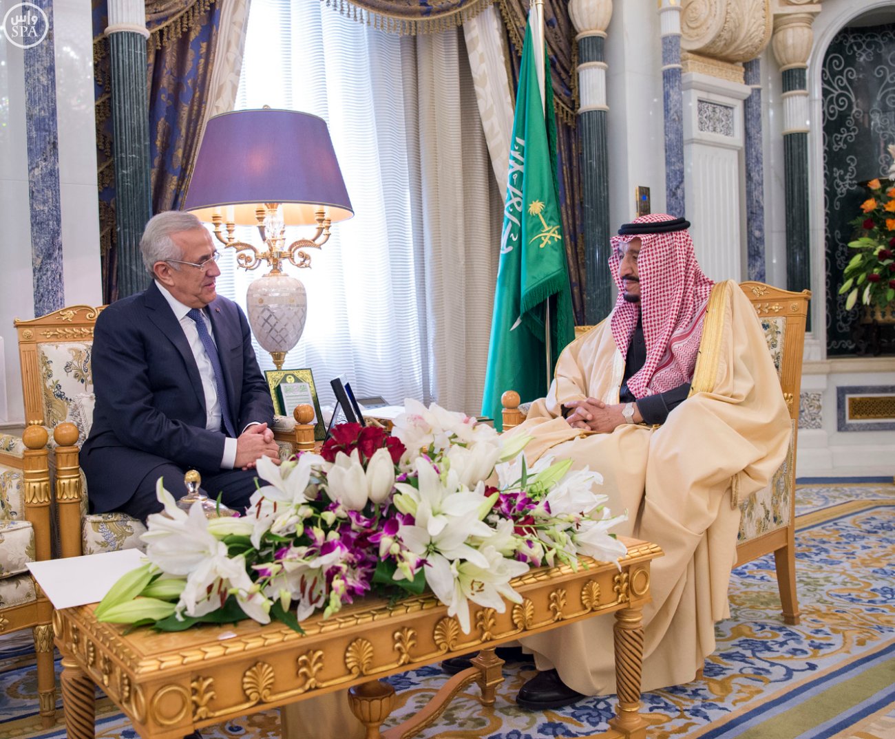 الملك سلمان يستقبل الرئيس سليمان في قصر اليمامة